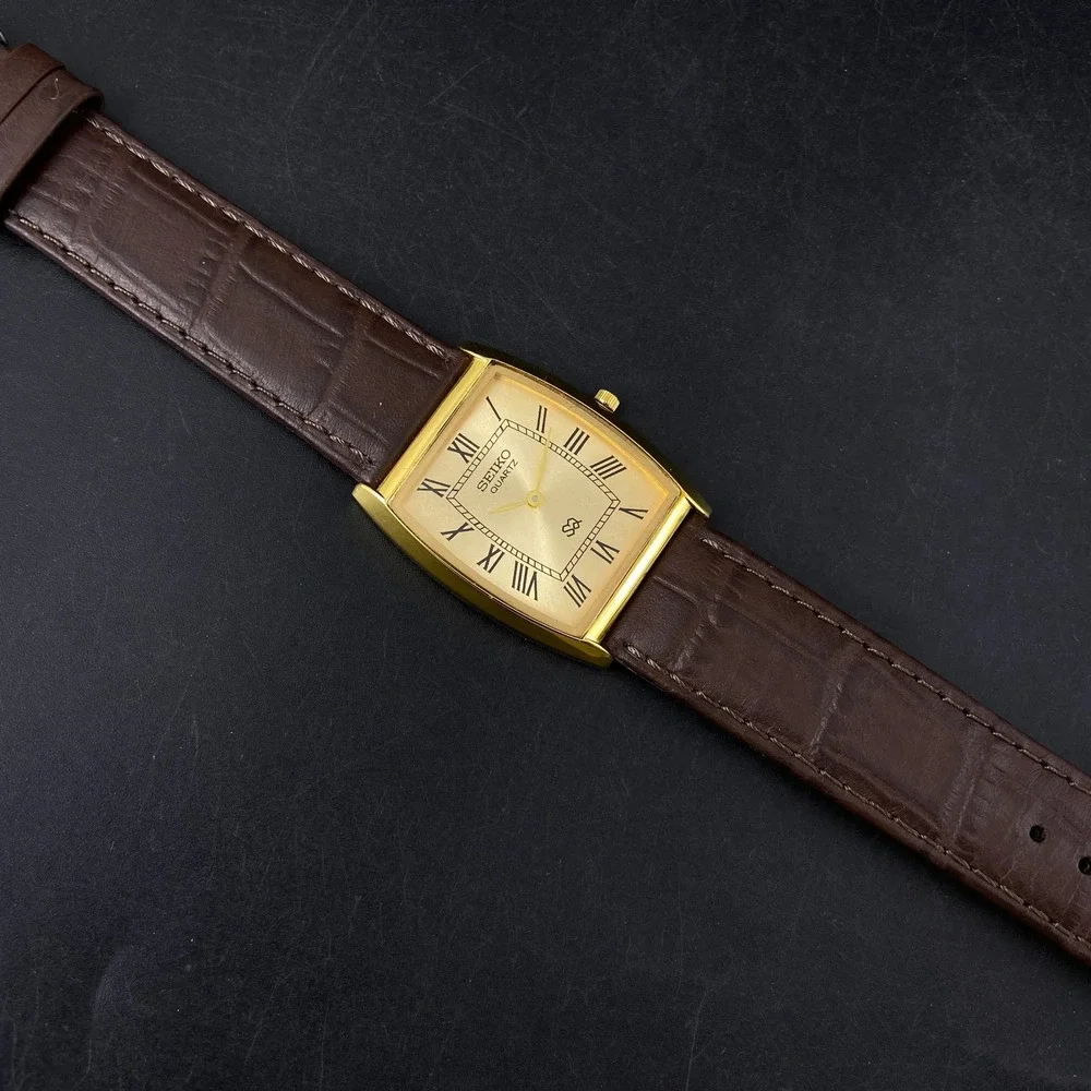 Vintage Style Seiko Quartz Mens Gold Watch & Black accents W/ Leather Strap